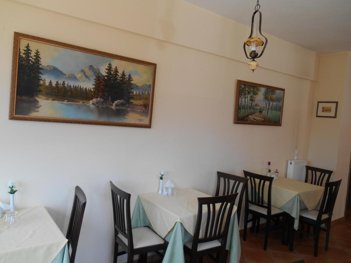Amadriades Kalavryta Buitenkant foto